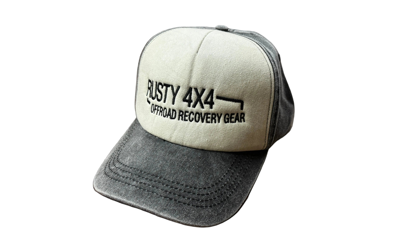 Two-tone cap in grey and cream with embroidered RUSTY 4X4 and OFFROAD RECOVERY GEAR